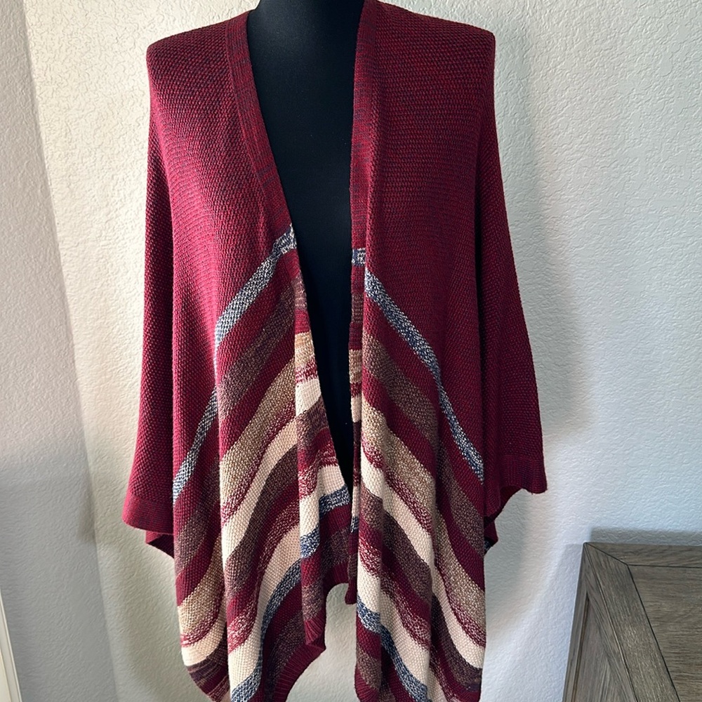 BCBGMAXAZRIA Womens Striped Poncho Wrap